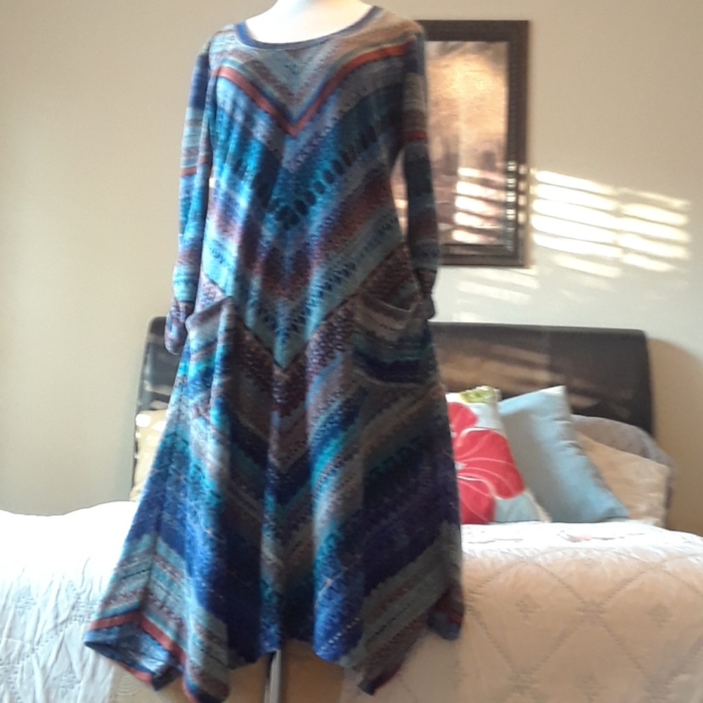 Dress - Picture 2 of 7